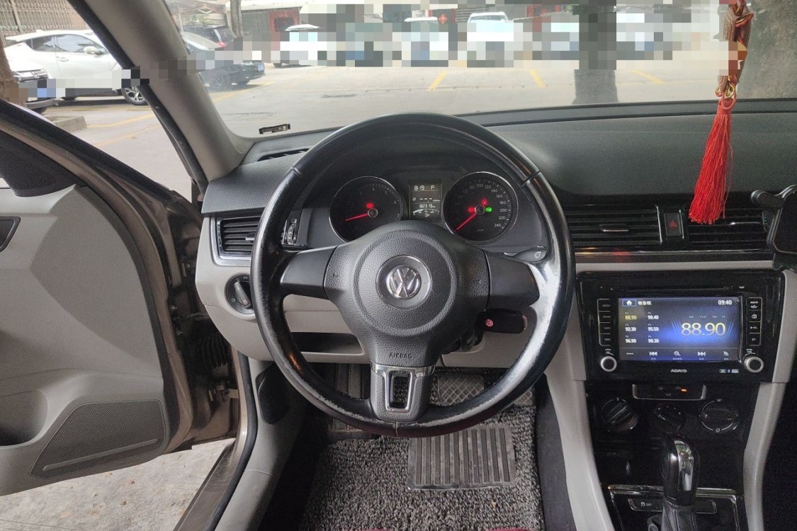 Volkswagen Bora 2014 car image #22