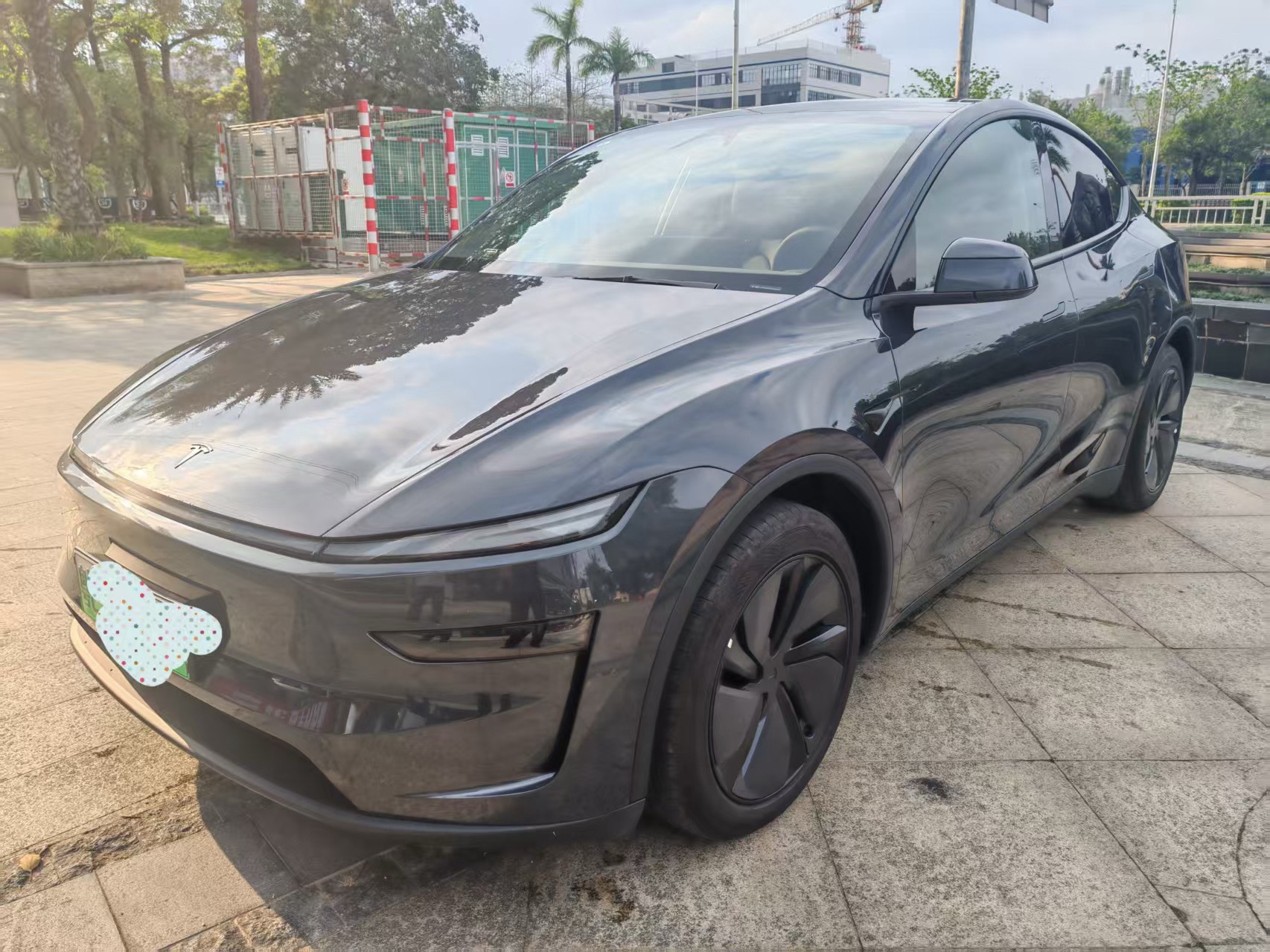 Tesla Model Y 2025 Tesla Model Y 2025 car image