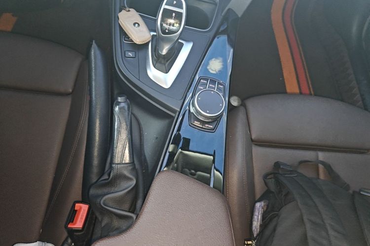 BMW 3 Series 2018 #16 BMW 3 Series 2018 car image #16