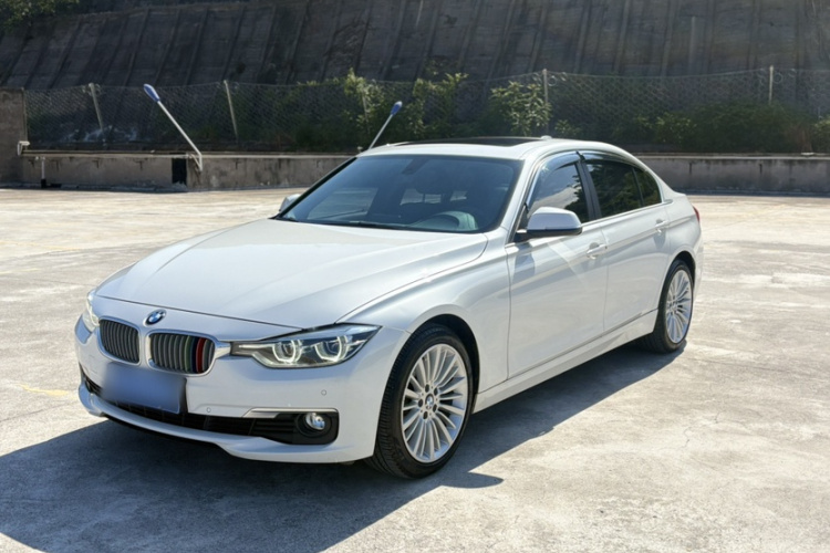 BMW 3 Series 2018 #2 BMW 3 Series 2018 car image #2