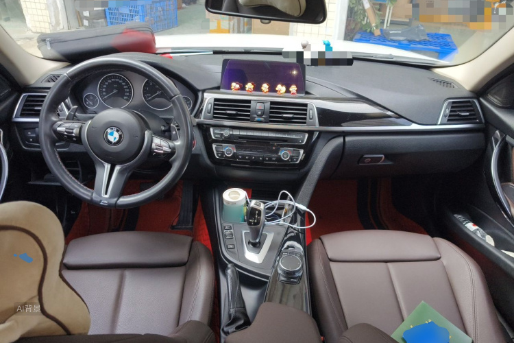 BMW 3 Series 2019 car image #11