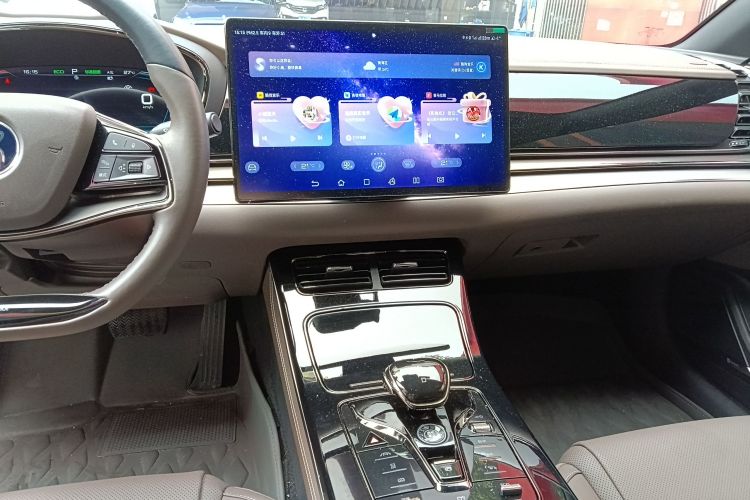 BYD Han 2022 immagine di auto #13