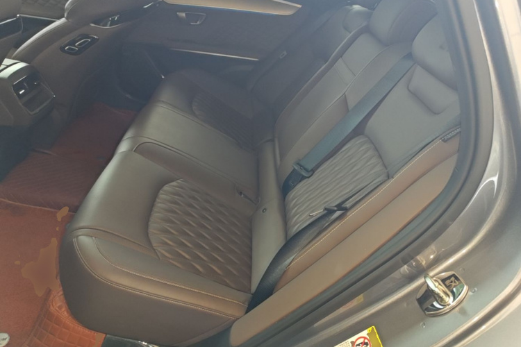 BYD Han 2023 car image #17