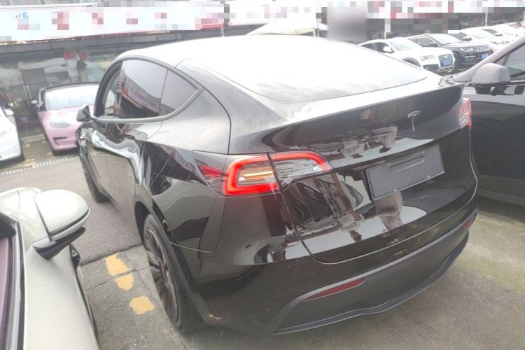 Tesla Model Y 2023 #5 Tesla Model Y 2023 immagine di auto #5