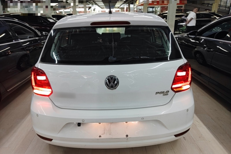 Volkswagen Polo 2016 car image #4