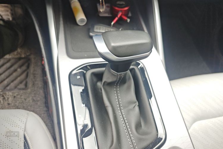 GEELY Emgrand 2022 car image #16