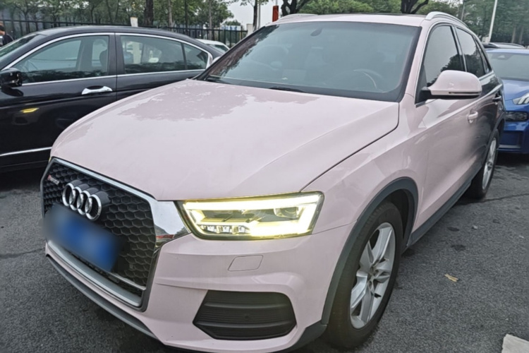 Audi Q3 2019 car image #2