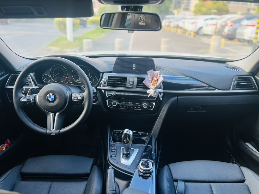 BMW 3 Series 2018 #8 BMW 3 Series 2018 car image #8