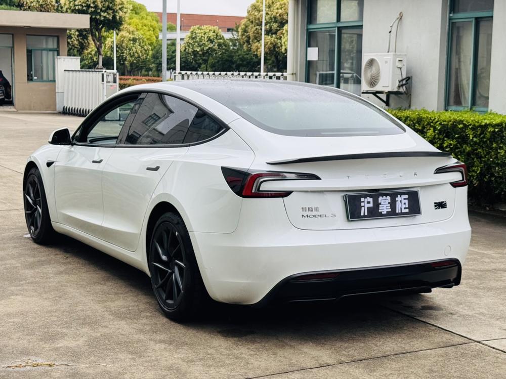Tesla Model 3 2025 car image #4