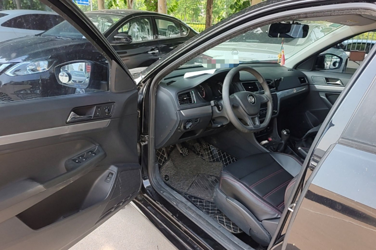 Volkswagen Lavida 2018 car image #16