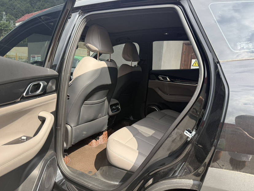 GEELY Boyue L 2025 car image #5