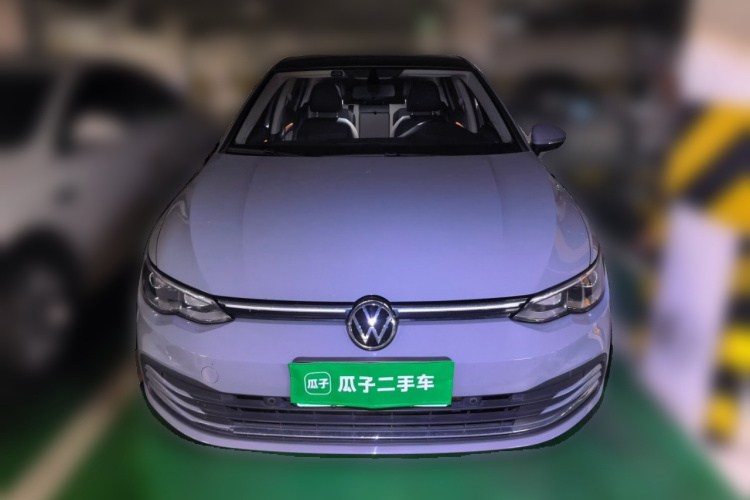 Volkswagen Golf 2024 car image #3