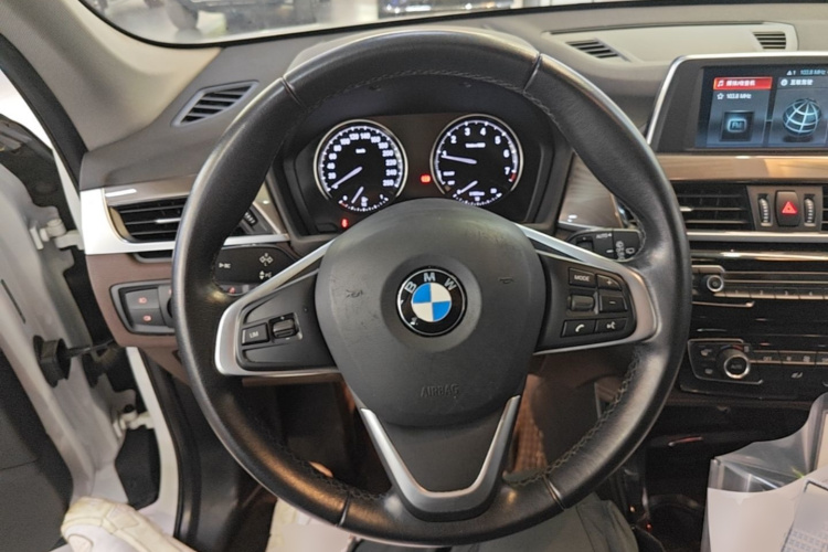 BMW X1 2018 immagine di auto #11