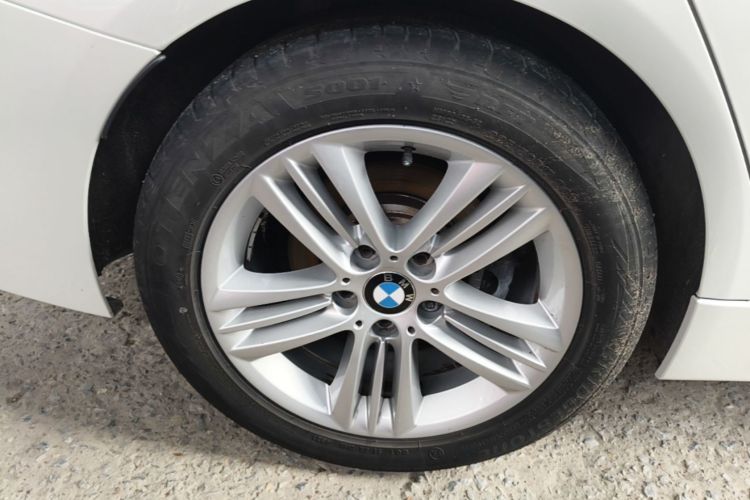 BMW 3 Series 2017 #10 BMW 3 Series 2017 car image #10