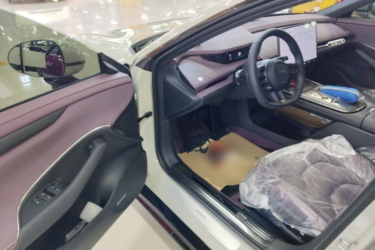 MI SU7 2025 car image #16