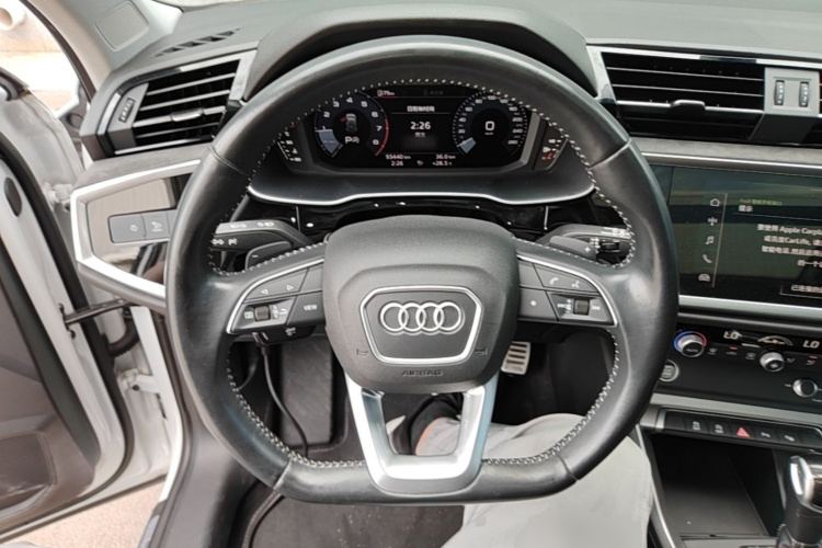 Audi Q3 2021 car image #15