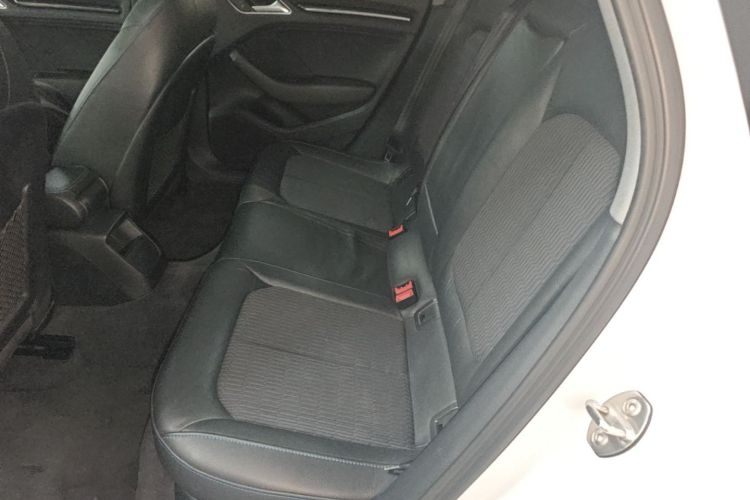 Audi A3 2019 car image #17