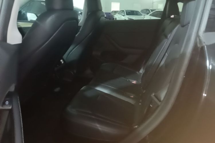 Tesla Model Y 2022 car image #17