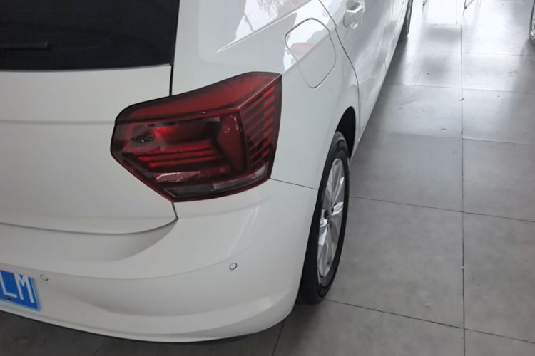 Volkswagen Polo 2019 car image #8