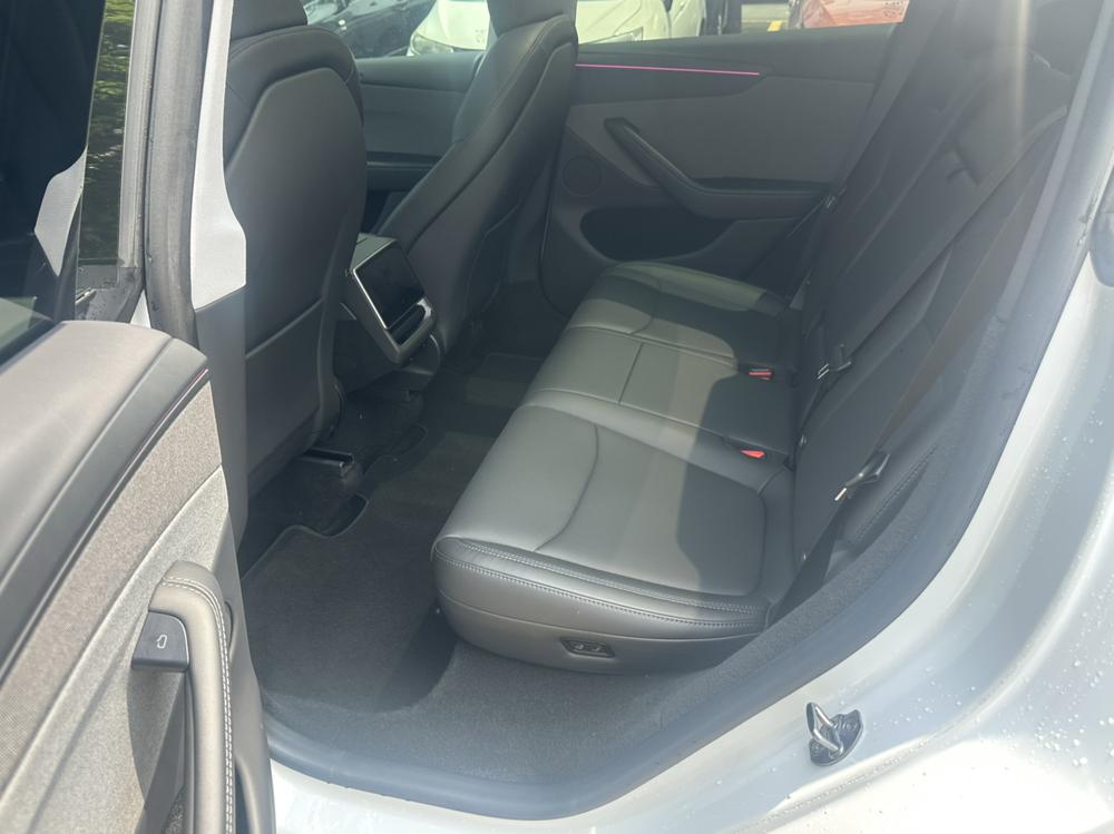 Tesla Model Y 2025 #13 Tesla Model Y 2025 car image #13