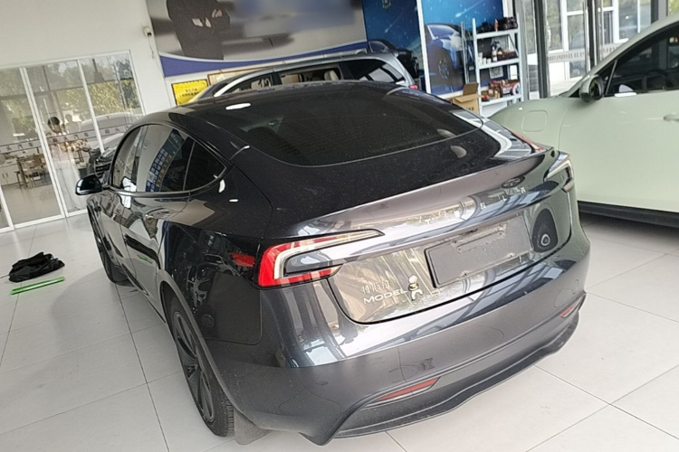 Tesla Model 3 2025 immagine di auto #5