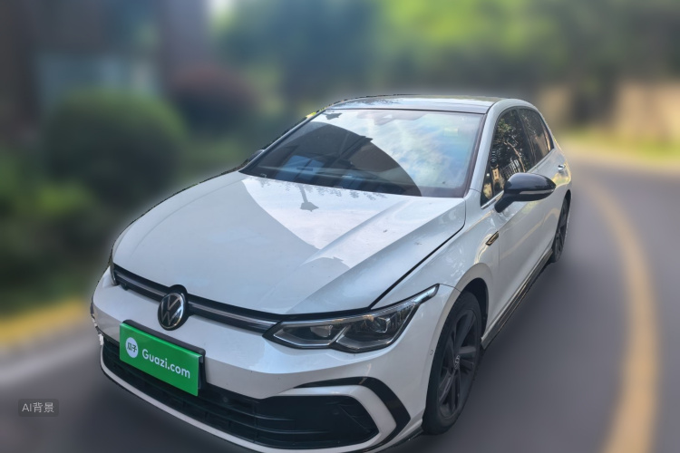 Volkswagen Golf 2022 car image #2