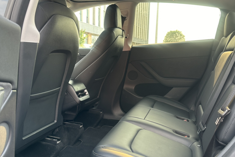 Tesla Model Y 2021 #6 Tesla Model Y 2021 car image #6