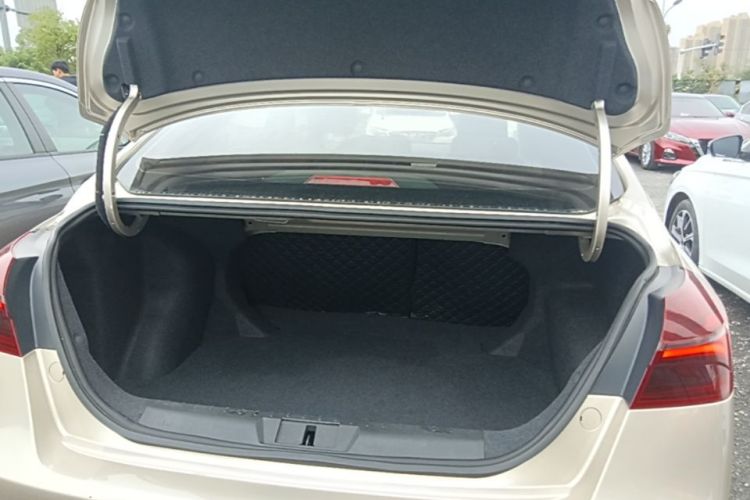 GEELY Emgrand 2020 #19 GEELY Emgrand 2020 car image #19