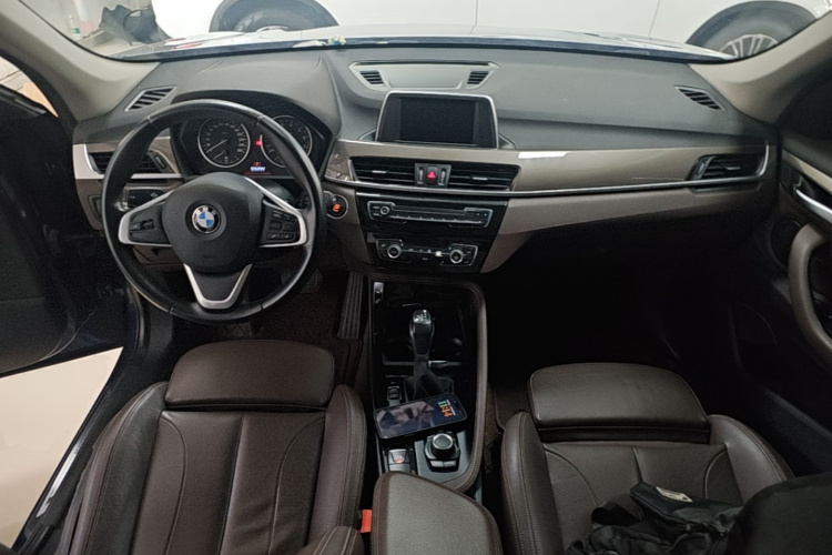 BMW X1 2018 car image #10