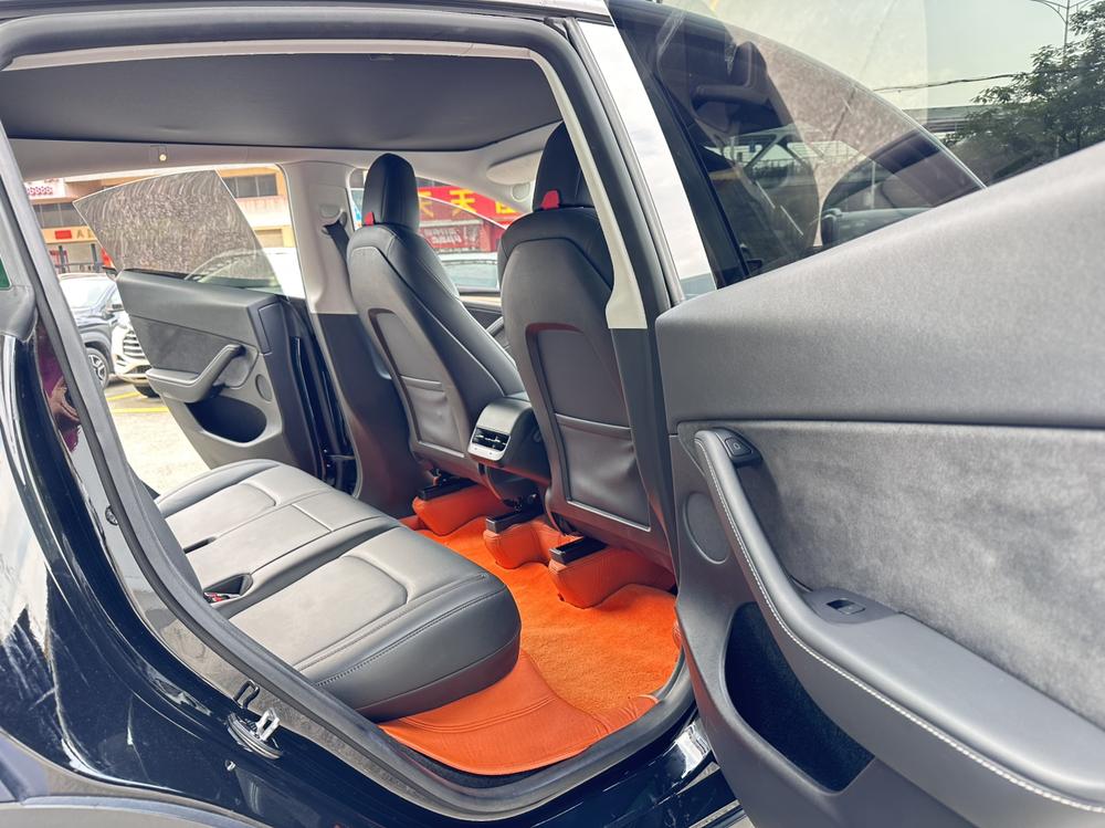 Tesla Model Y 2021 car image #18