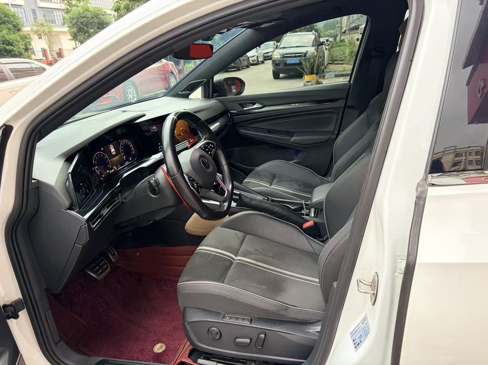 Volkswagen Golf 2021 car image #4