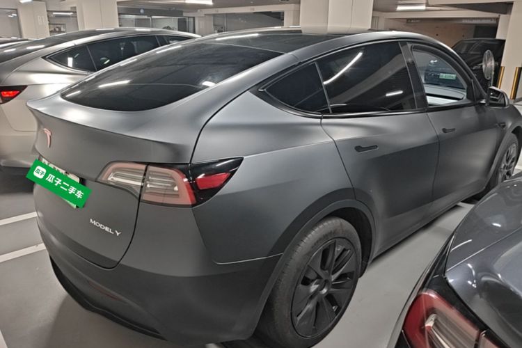 Tesla Model Y 2024 immagine di auto #7