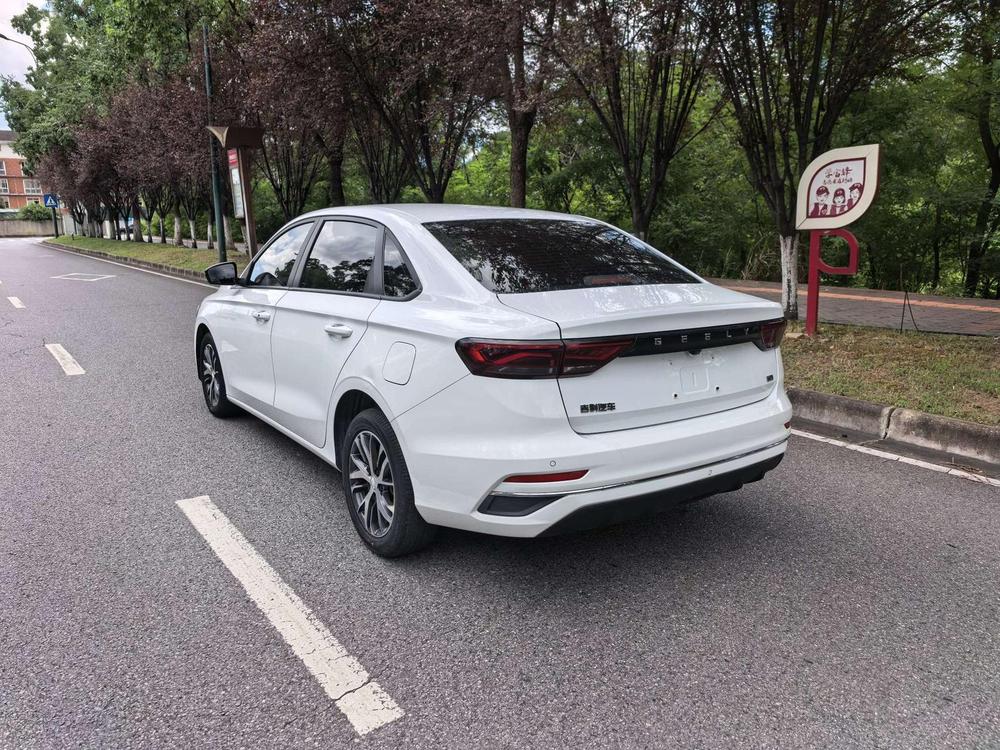 GEELY Emgrand 2023 #4 GEELY Emgrand 2023 car image #4