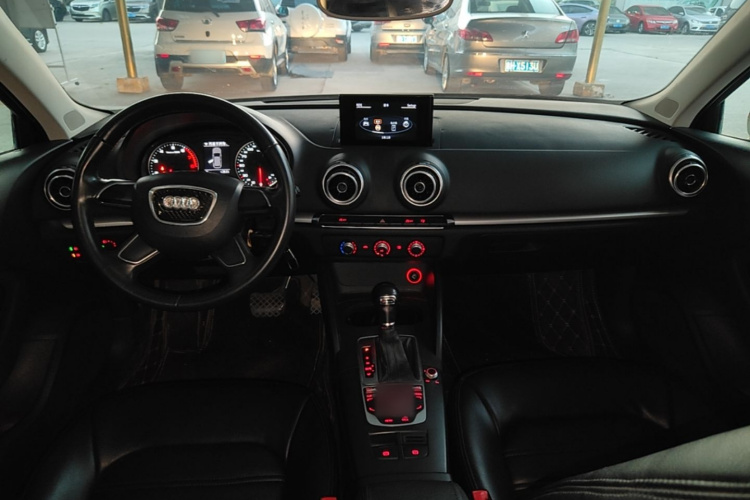 Audi A3 2015 car image #11