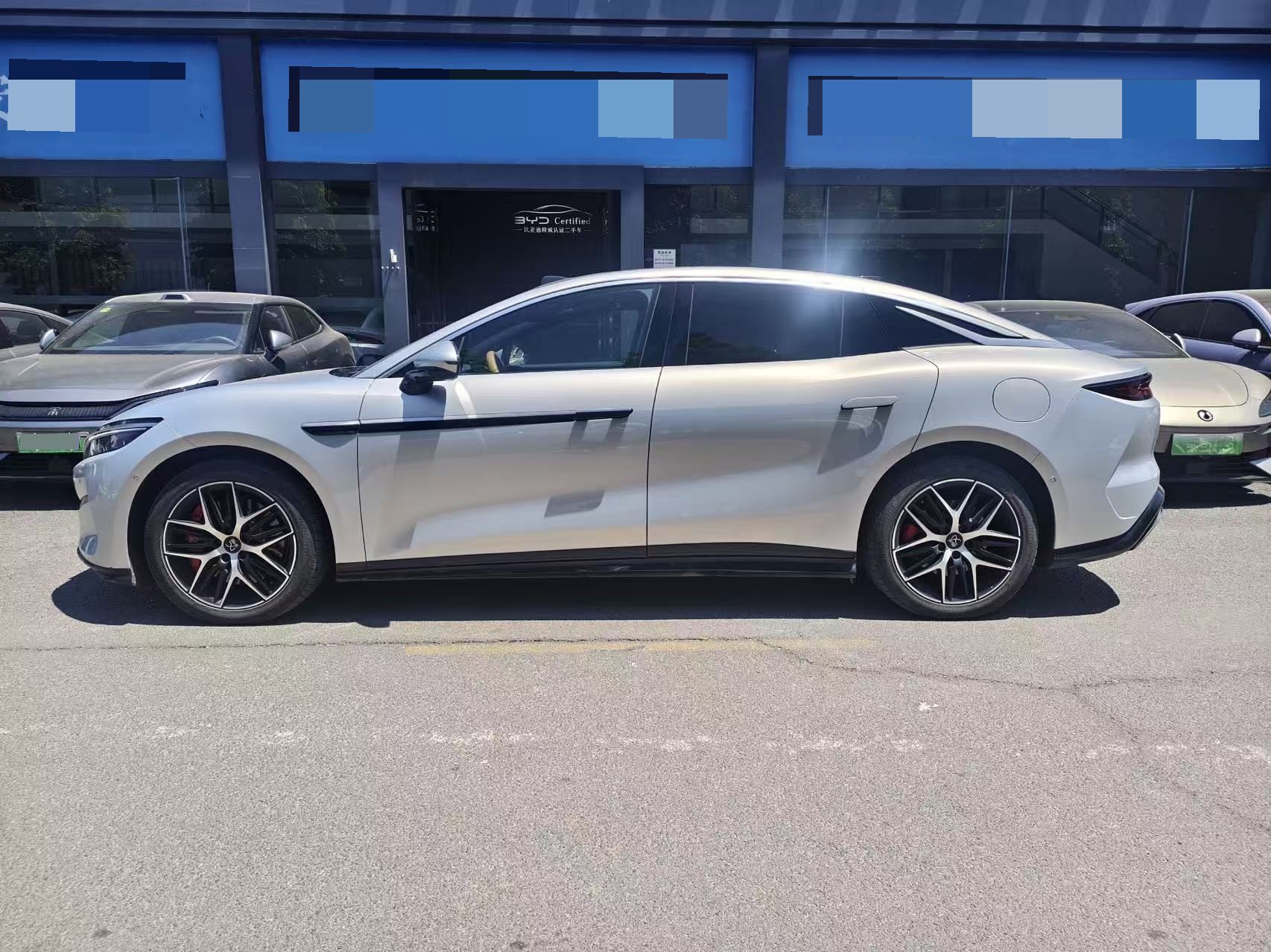 BYD HanL 2025 car image #2