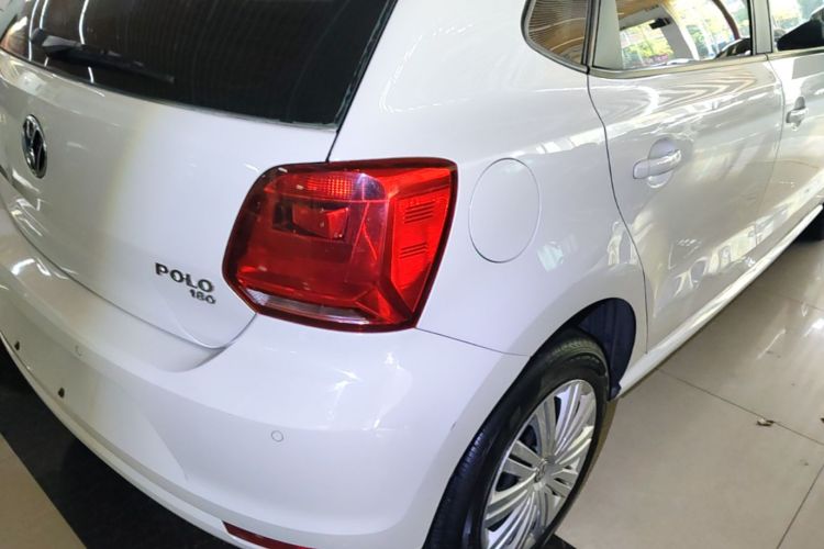 Volkswagen Polo 2016 car image #8
