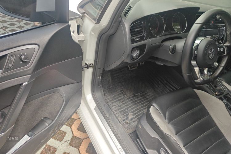 Volkswagen Golf 2017 car image #18