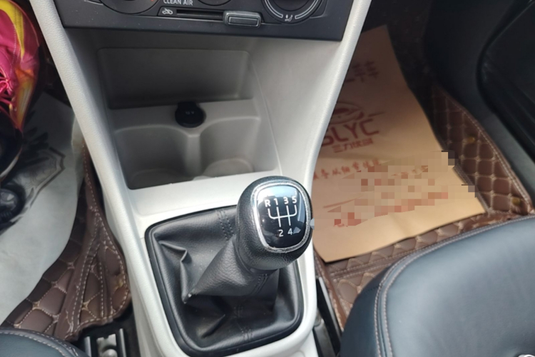 Skoda Rapid 2016 image de voiture #14