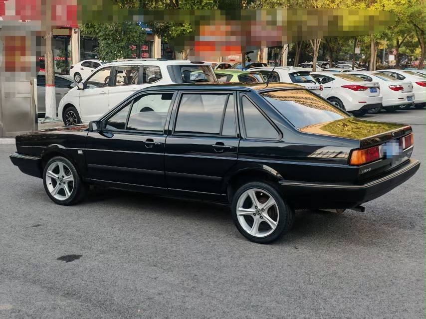 Volkswagen Santana Classic 2010 صورة سيارة #9