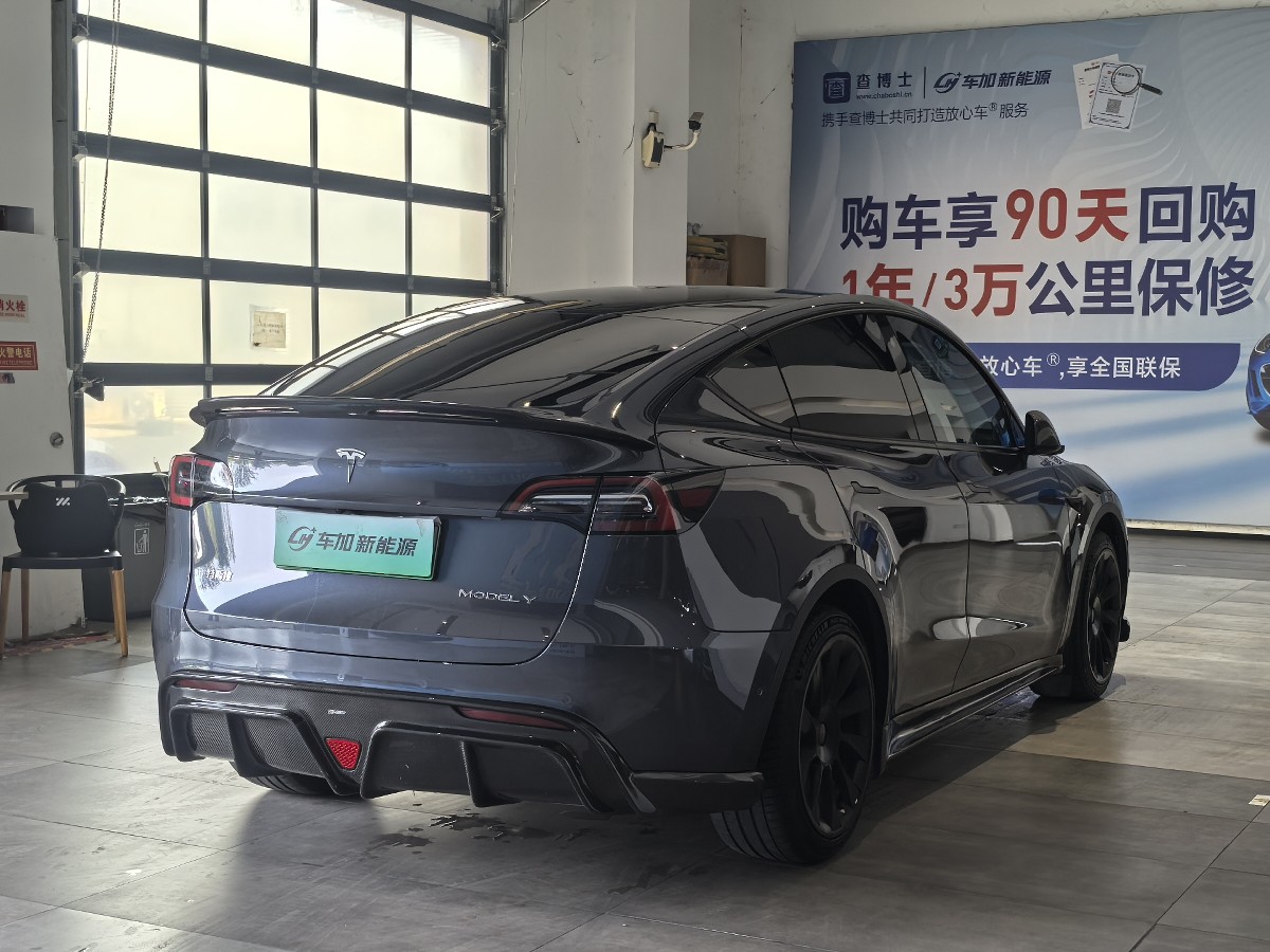 Tesla Model Y 2023 car image #9