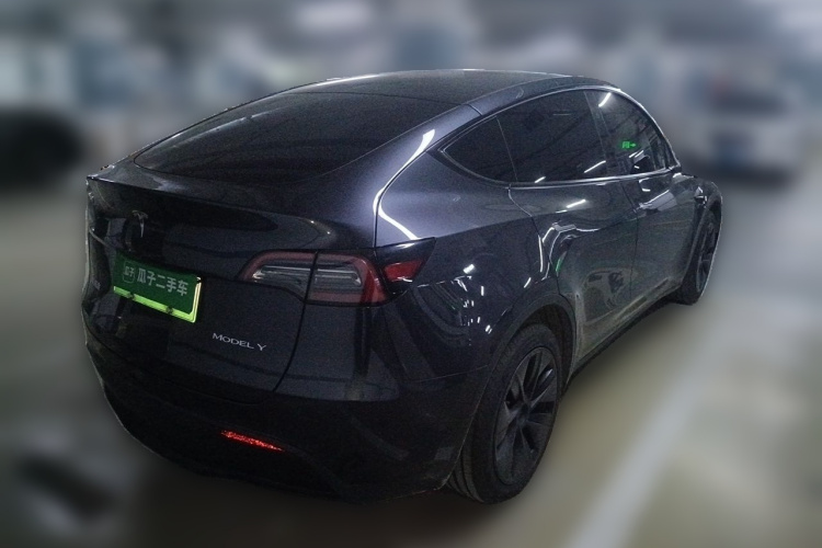 Tesla Model Y 2024 #5 Tesla Model Y 2024 car image #5