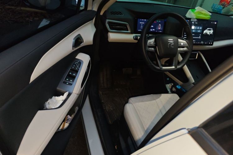 BYD YuanUP 2025 car image #9