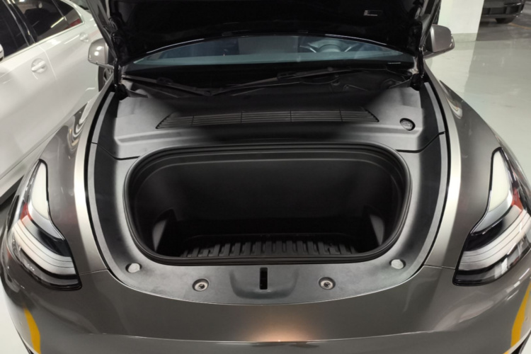 Tesla Model Y 2022 #20 Tesla Model Y 2022 car image #20