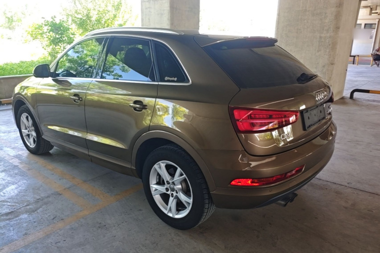 Audi Q3 2017 car image #7