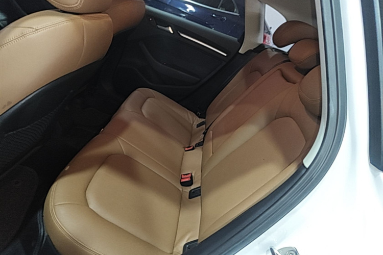 Audi A3 2017 car image #17