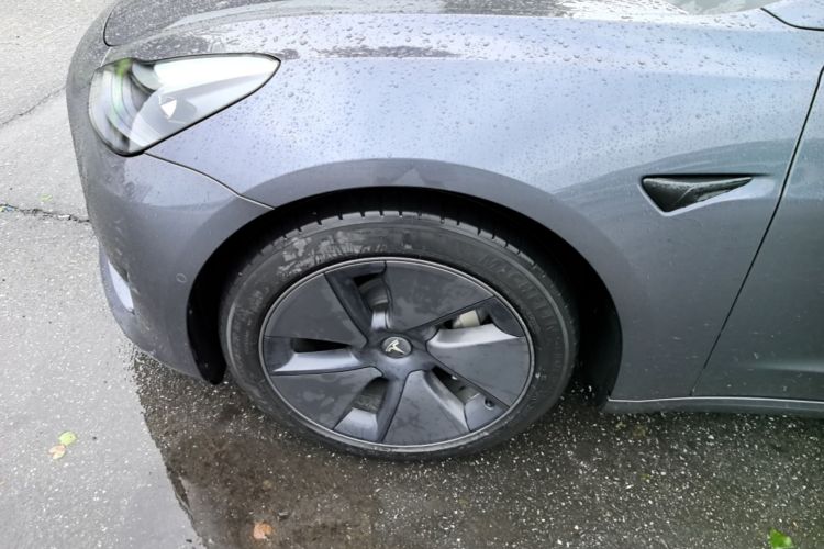 Tesla Model 3 2021 car image #9