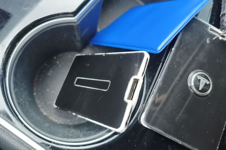 Tesla Model 3 2020 car image #14