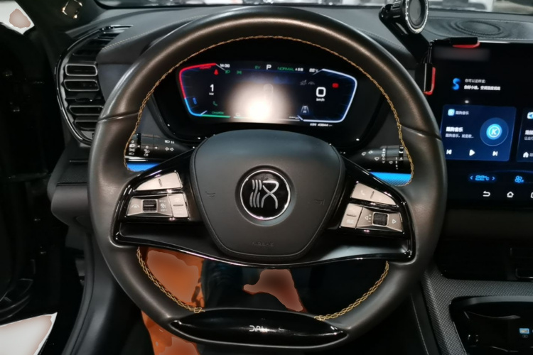BYD Han 2023 car image #11