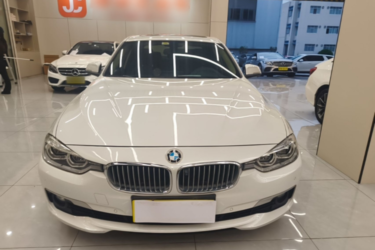 BMW 3 Series 2019 #3 BMW 3 Series 2019 изображение автомобиля #3