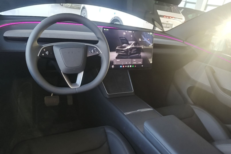 Tesla Model Y 2026 car image #10